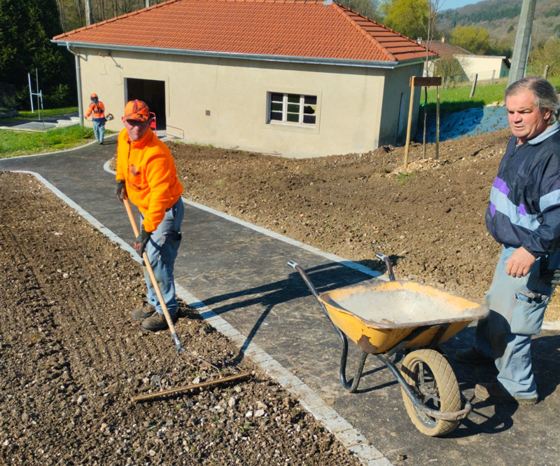 Travaillleur de l'esat en horticulture